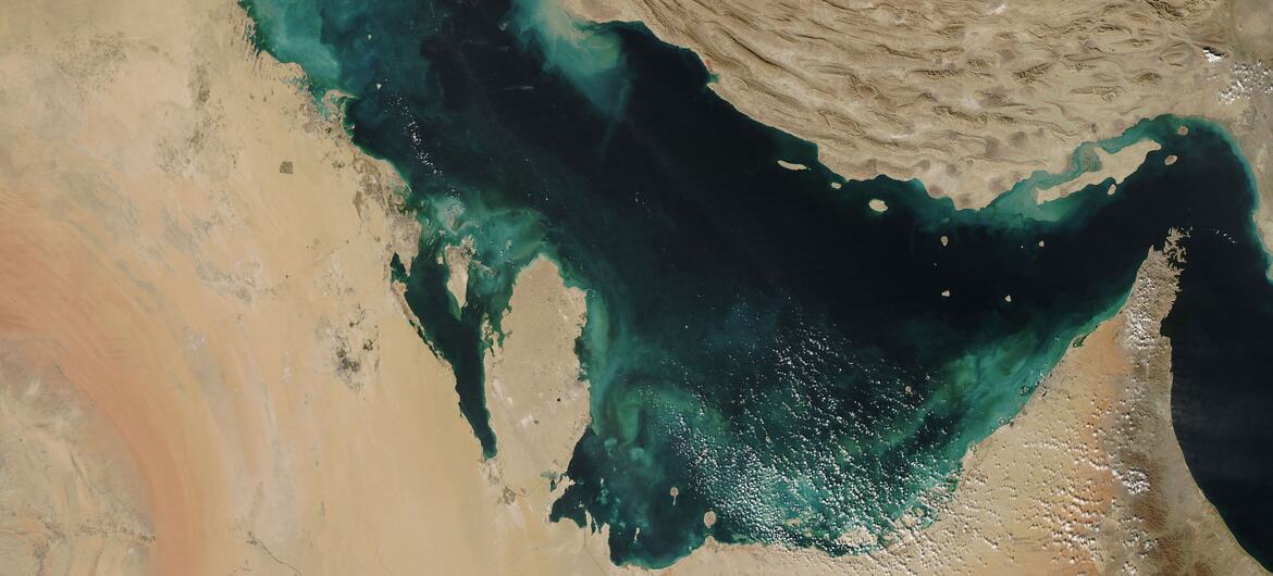 A Chinese super oil tanker is trying to pass through the Strait of Hormuz on May 13. Photo: NASA