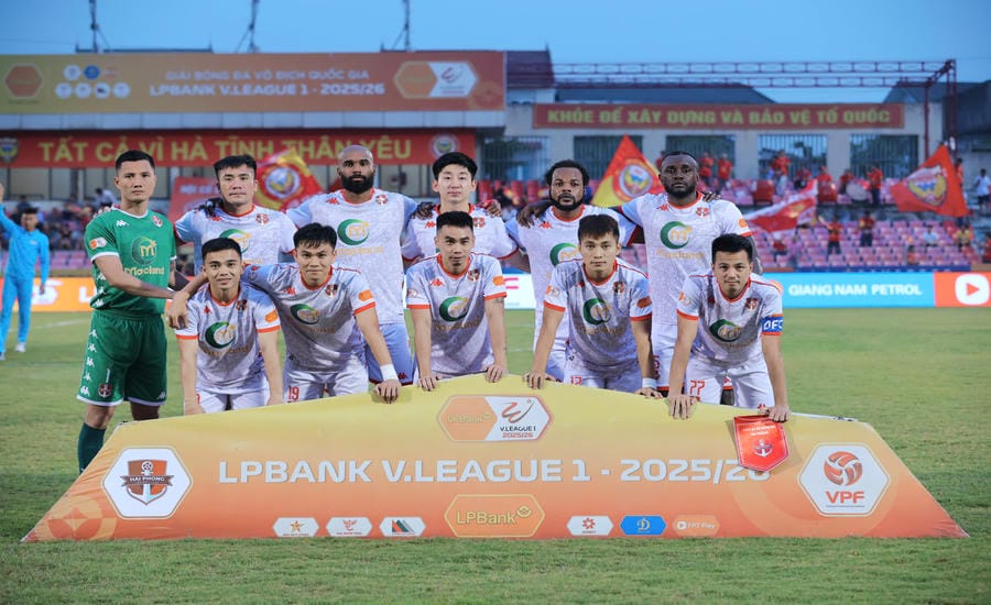Hai Phong Club is often in the group of licensed exceptions in the V.League due to lack of criteria. Photo: VPF