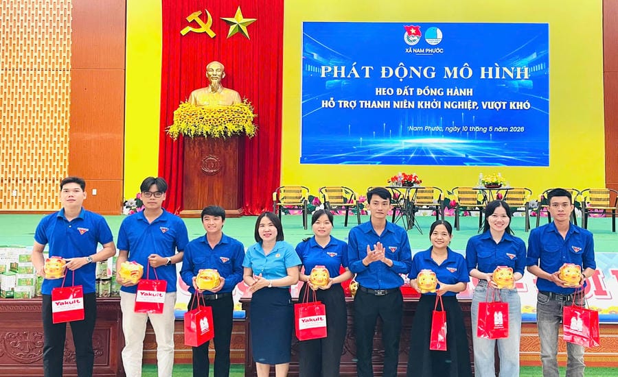 El Sindicato y la Unión de Jóvenes de la comuna de Nam Phuoc lanzan el modelo "Cervos de la tierra acompañando y apoyando a los jóvenes para iniciar negocios y superar las dificultades". Foto: Sindicato de Nam Phuoc