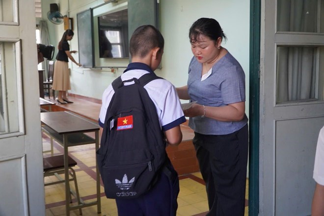 Students participate in a competency assessment survey to enter grade 6 of Tran Dai Nghia Secondary and High School (HCMC) in 2025. Photo: Chan Phuc