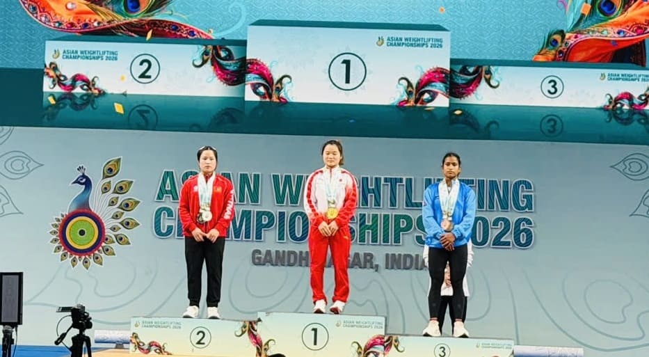 Weightlifter Hoai Huong wins silver medal at the 2026 Asian Championships. Photo: Hoai Viet