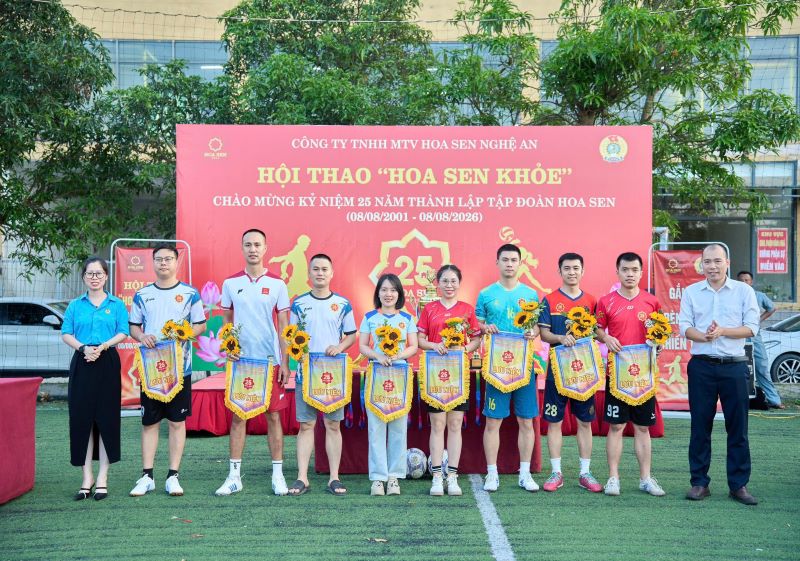Hoa Sen Nghe An grassroots trade union organized the opening ceremony of the "Hoa Sen Khoẻ 2026" sports festival. Photo: Nghe An Trade Union