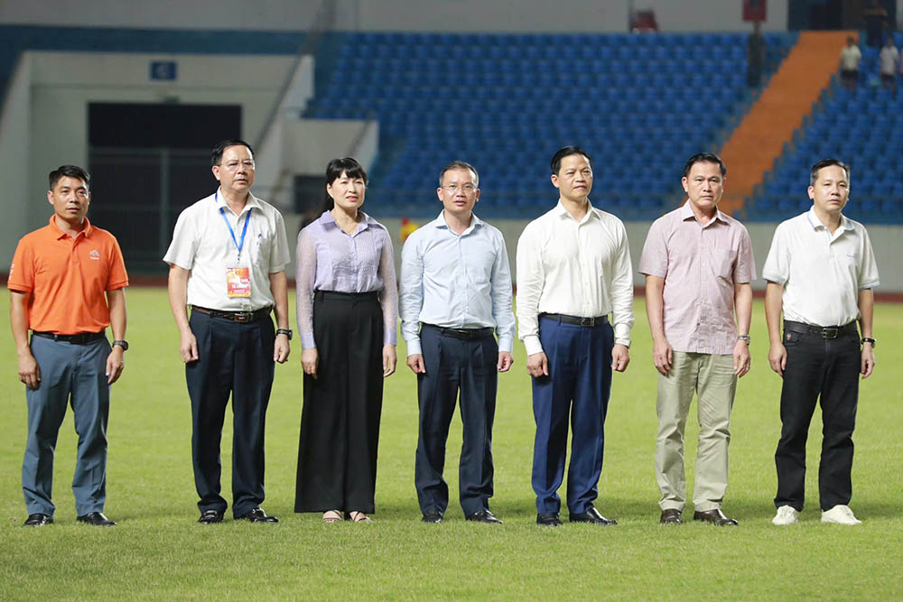 Các đại biểu tham dự lễ khai mạc. Ảnh: VFF