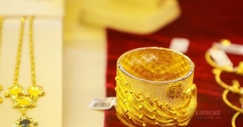 Giá vàng đối diện rủi ro tiềm ẩn