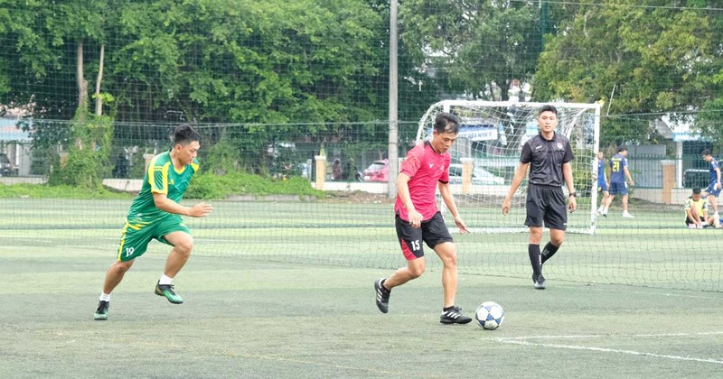 Cần Thơ: Liên đoàn Lao động tổ chức giải bóng đá nam