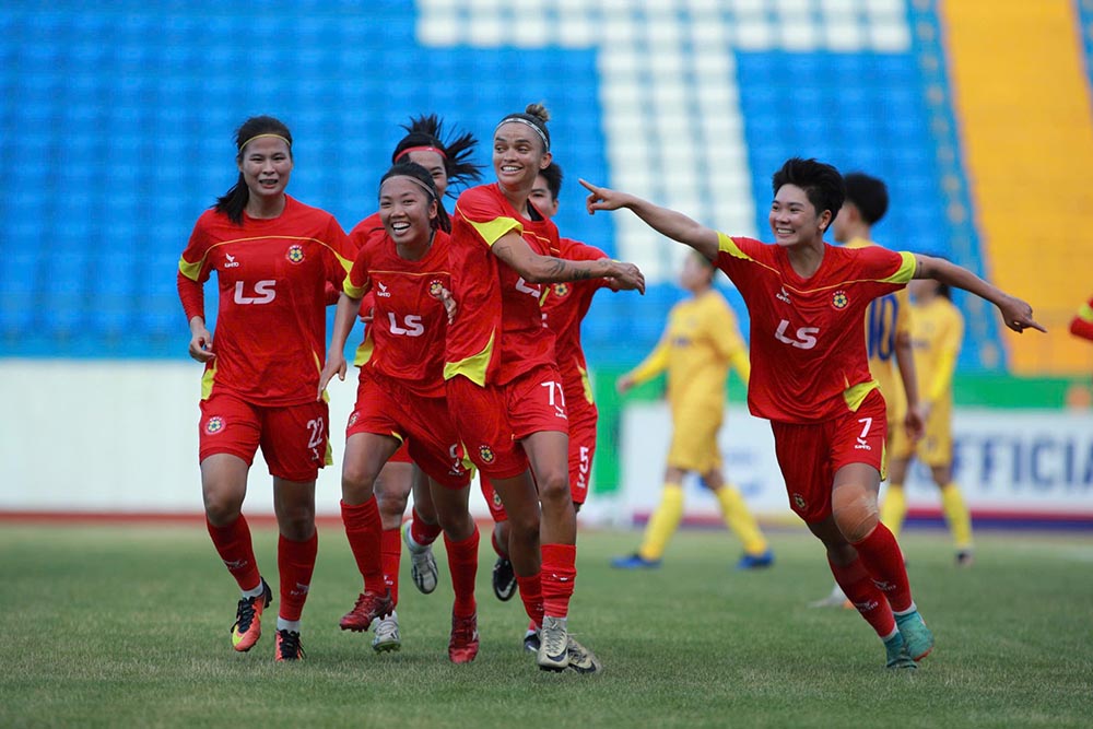 Huynh Nhu marca, el TPHCM gana dramáticamente al Hanoi I en la Copa Nacional de Fútbol Femenino 2026. Foto: VFF