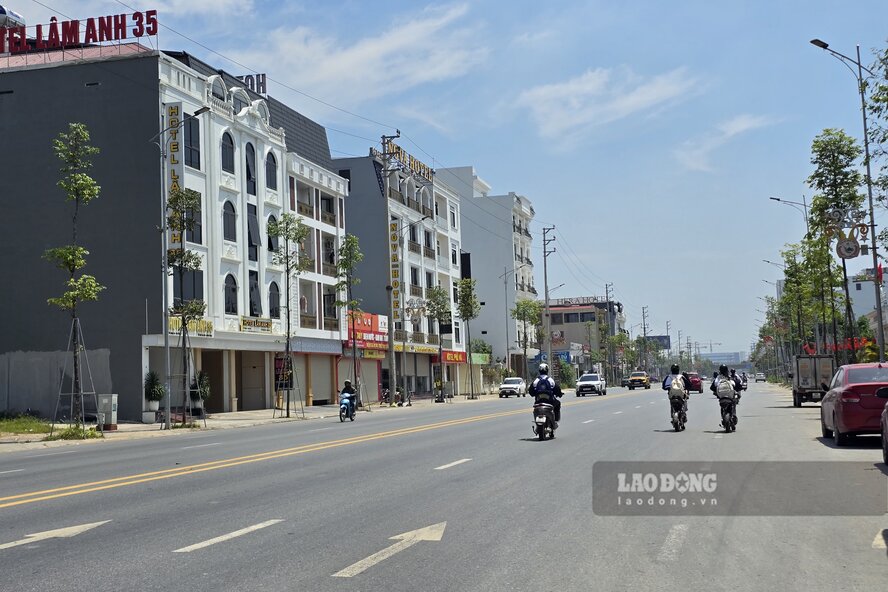 Land prices on Hung Vuong street have been very fast. Photo: To Cong