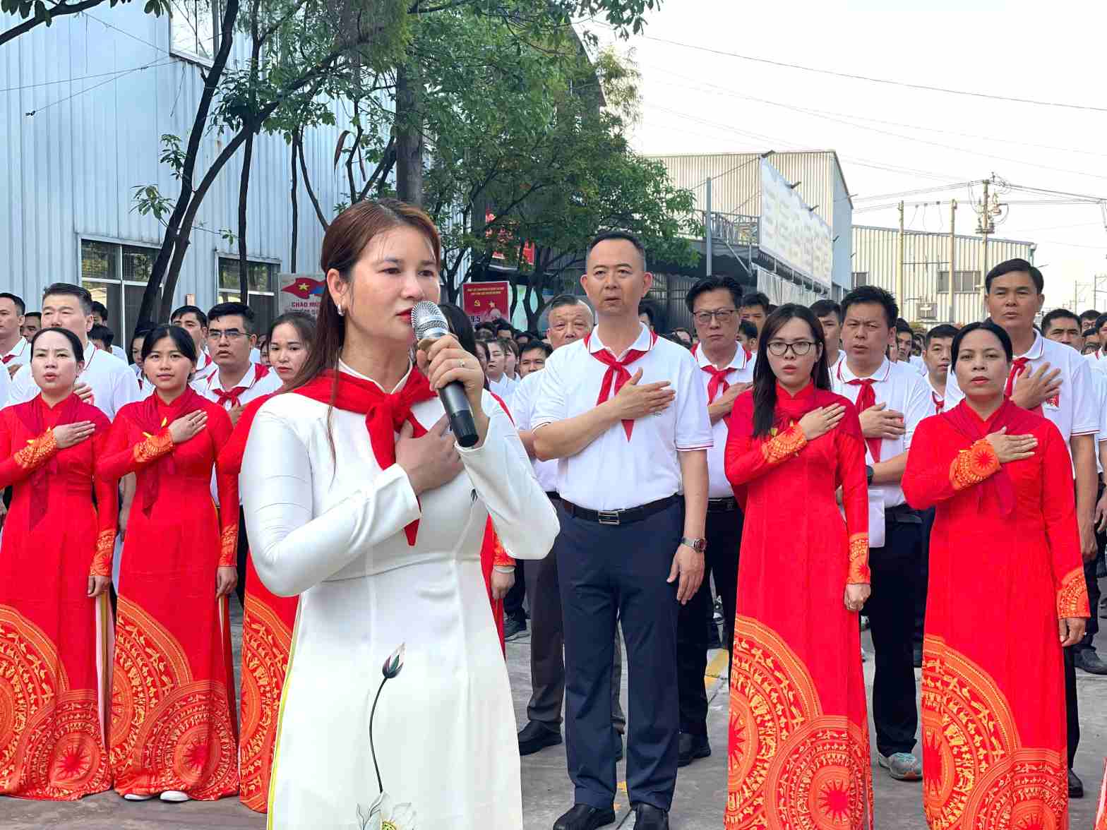 Businesses in Ho Chi Minh City celebrate Uncle Ho's birthday. Photo: Dinh Trong