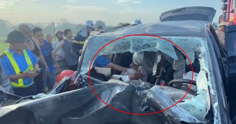 Tai nạn cao tốc: Xe 7 chỗ biến dạng, cảnh sát giải cứu người mắc kẹt