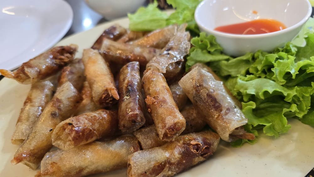 Simple mini shrimp roll recipe helps change the taste of family meals on weekends. Photo: Tuan Dat