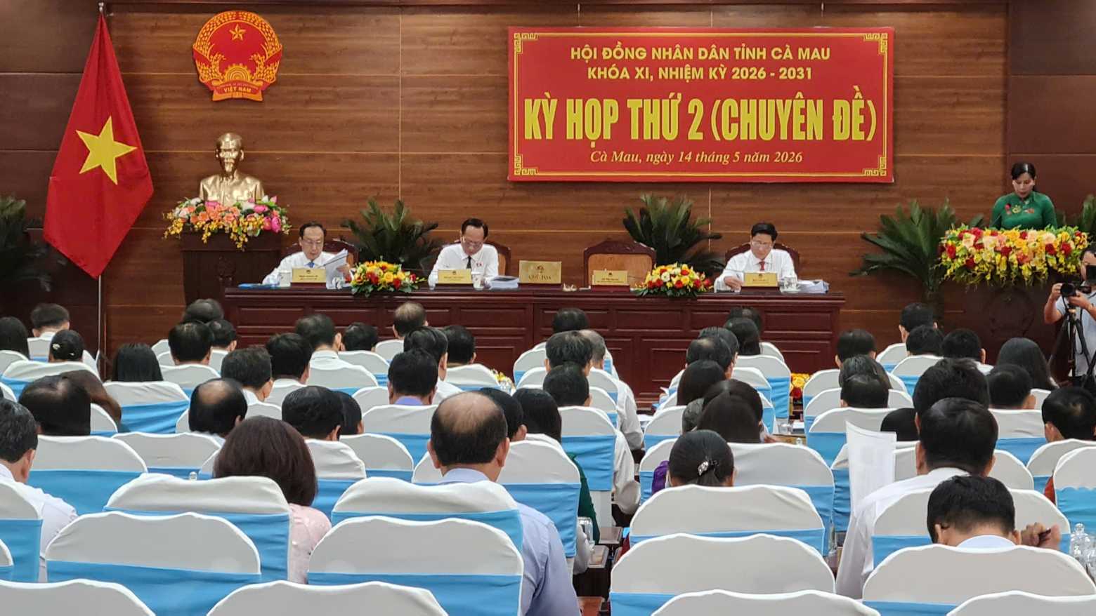 The thematic session of the Ca Mau Provincial People's Council passed many important resolutions. Photo: Nhat Ho.