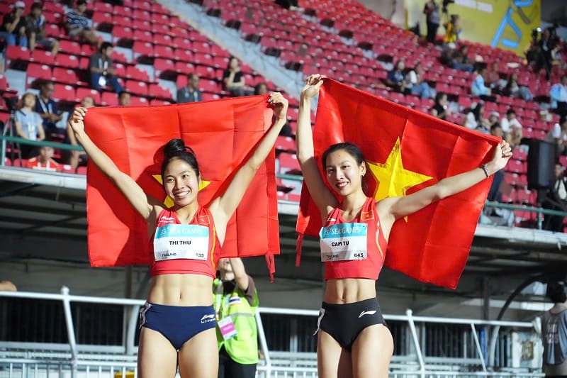 The Vietnamese athletics team sends forces to train women's 100m short distance running in France to improve their skills. Photo: Minh Anh