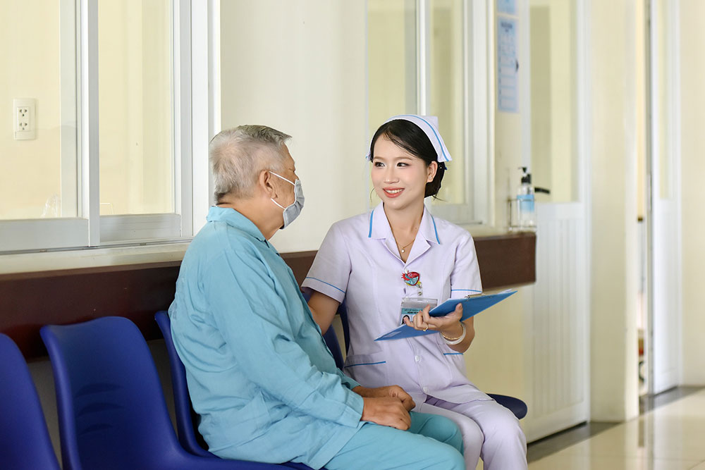 Da Nang Hospital recruits 316 public employees in 2026 in many positions such as doctors, nurses, pharmacists, medical technicians and administrative personnel. Photo: BVDN