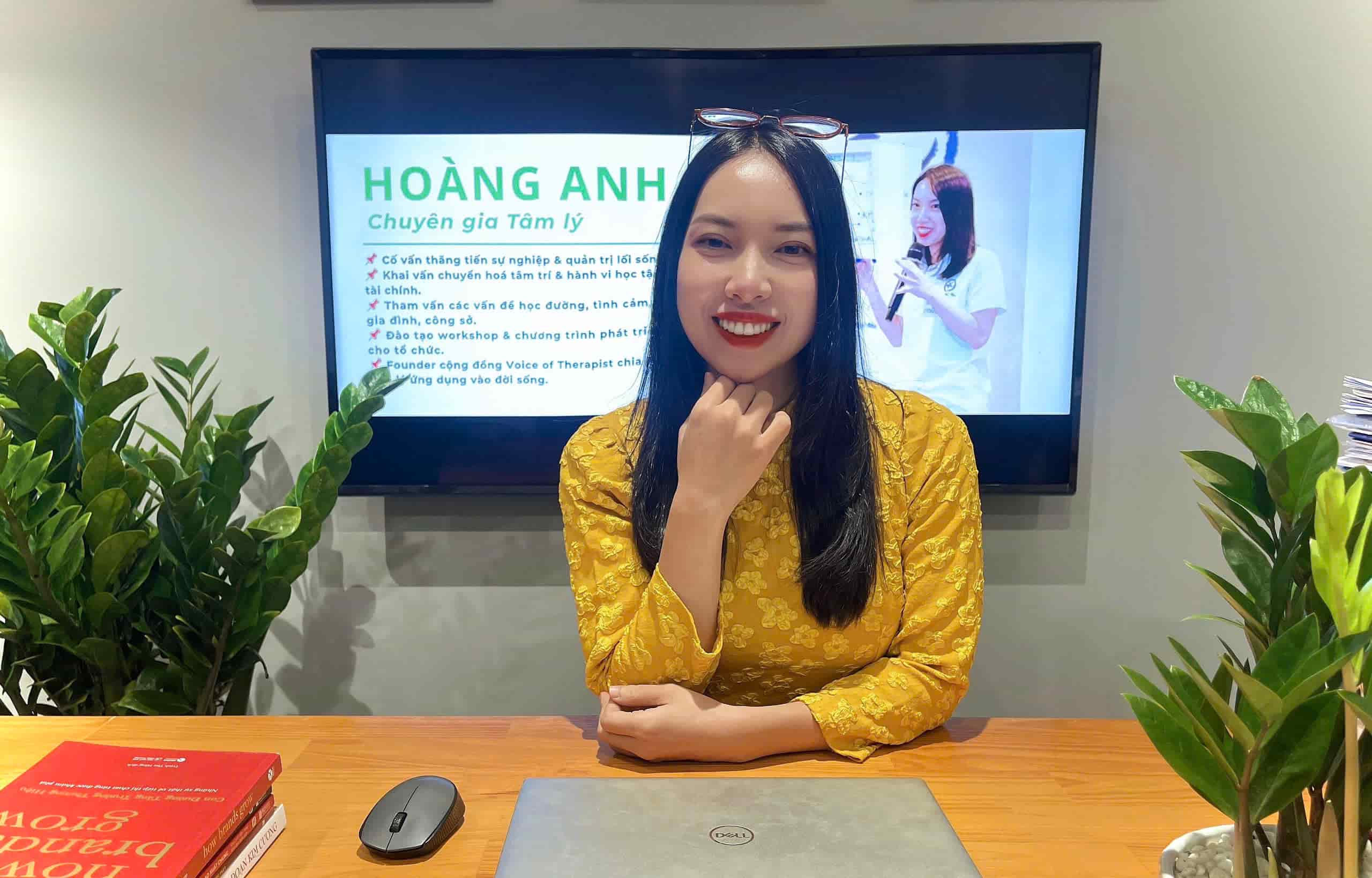 Chuyên gia tâm lý nói gì về áp lực chăm người thân bệnh lâu năm? Ảnh: Trang Anh