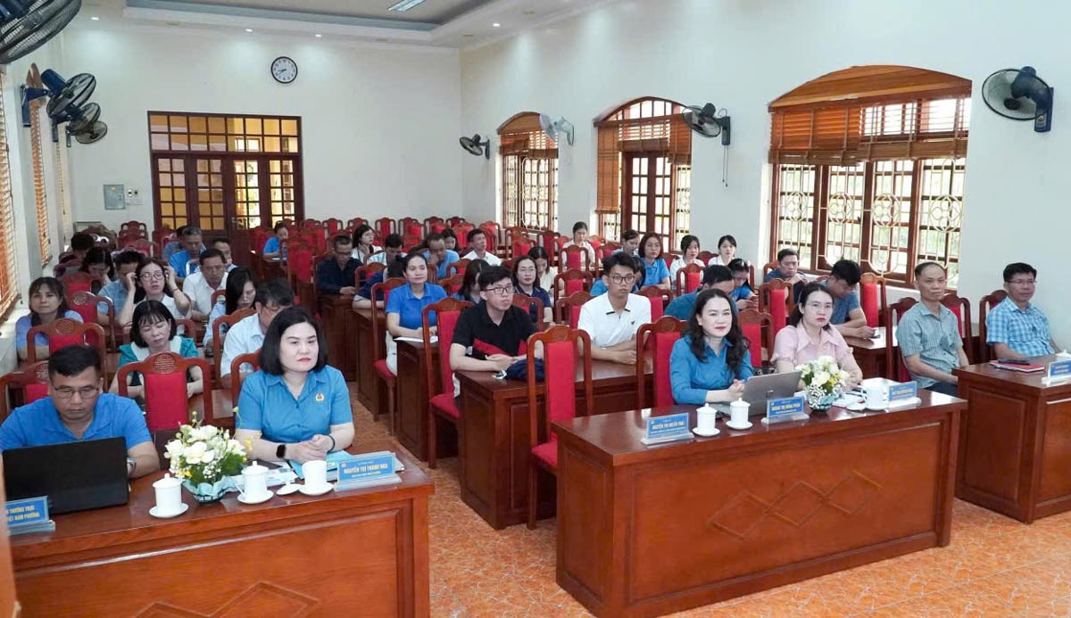 Tham dự hội nghị có hơn 100 đại biểu. Ảnh: Công đoàn phường Quảng Yên