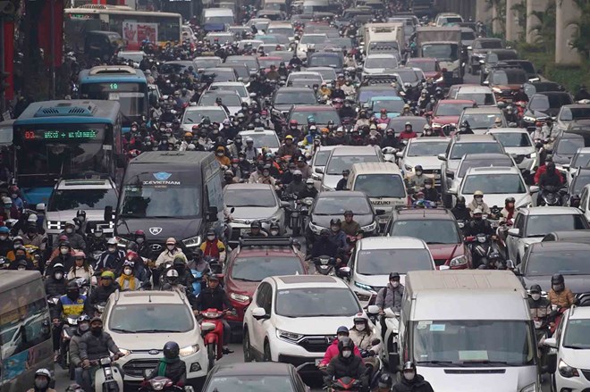 Traffic congestion in Hanoi. Photo: Huu Chanh