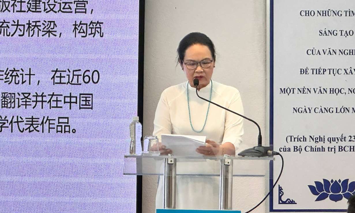 Writer Bich Ngan at the Vietnam - China book copyright exchange. Photo: DI PY.