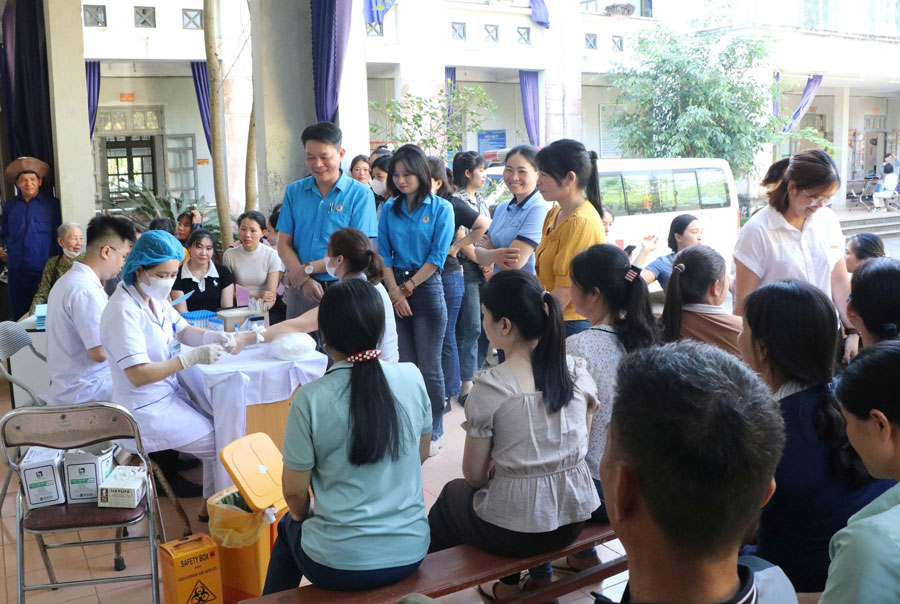 người lao động tại Công ty TNHH Yamazaky Việt Nam còn được khám sức khỏe miễn phí ngay tại doanh nghiệp