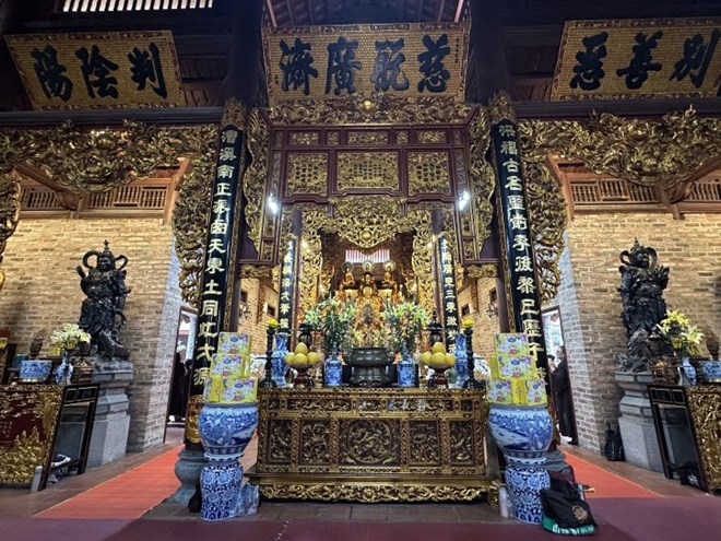 Three treasures of Hoe Nhai Pagoda. Photo: Le Phuc