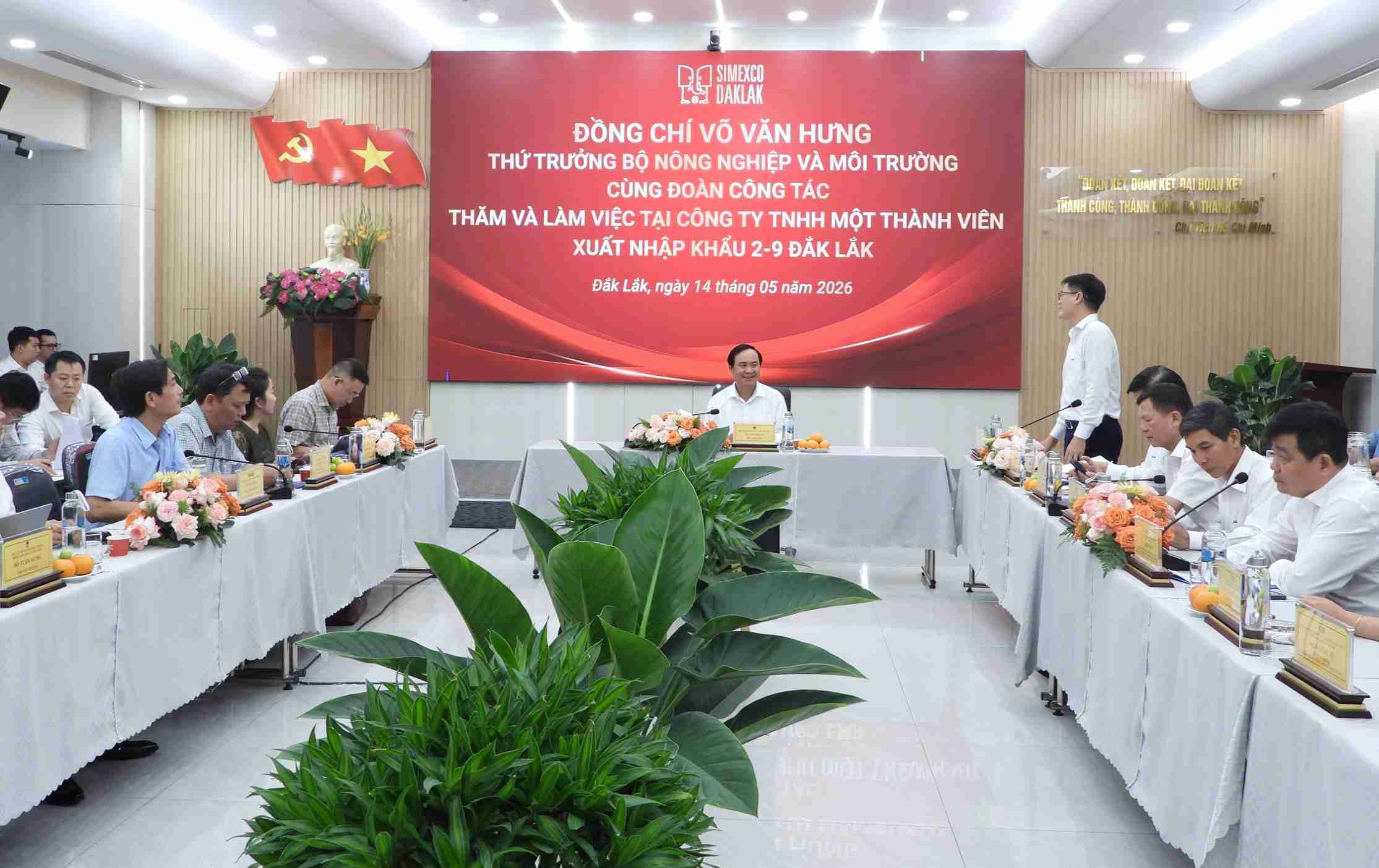 Quang cảnh buổi làm việc. Ảnh: Bảo Trung