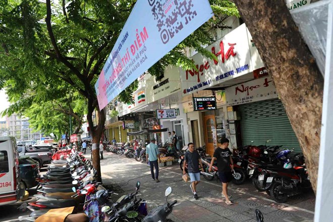 Phan Chu Trinh street sidewalk (HCMC) once piloted for rent for business, trading and parking. Photo: Minh Quan