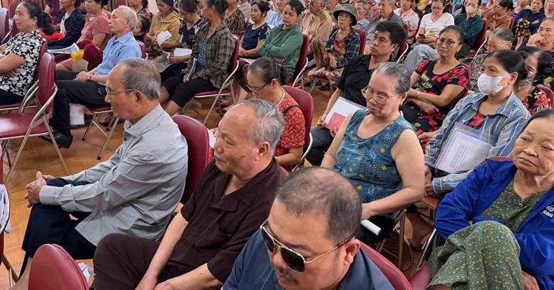 Hà Nội: Đông đảo người dân lắng nghe thông tin về Vành đai 3.5