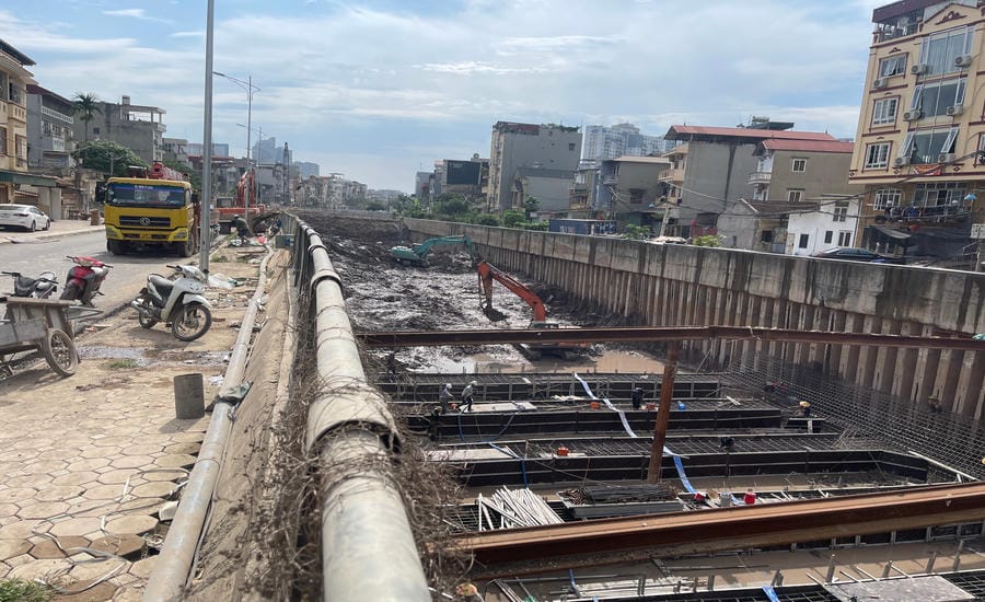 Many items under the canal are still under construction. Photo: Hoai Anh