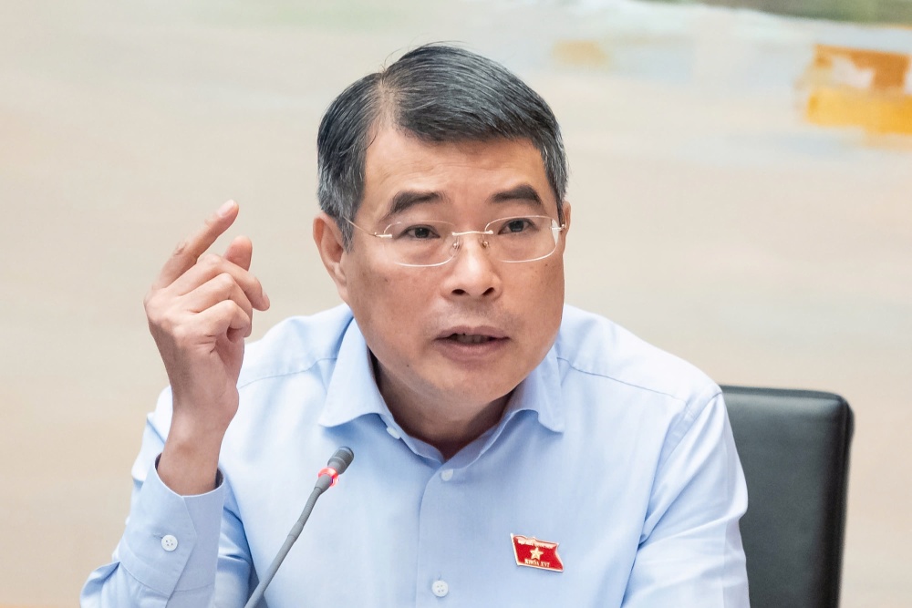 Politburo member, Prime Minister Le Minh Hung requested to accelerate the processing and exploitation of redundant houses and land after arranging the apparatus, ensuring progress. Photo: Pham Dong