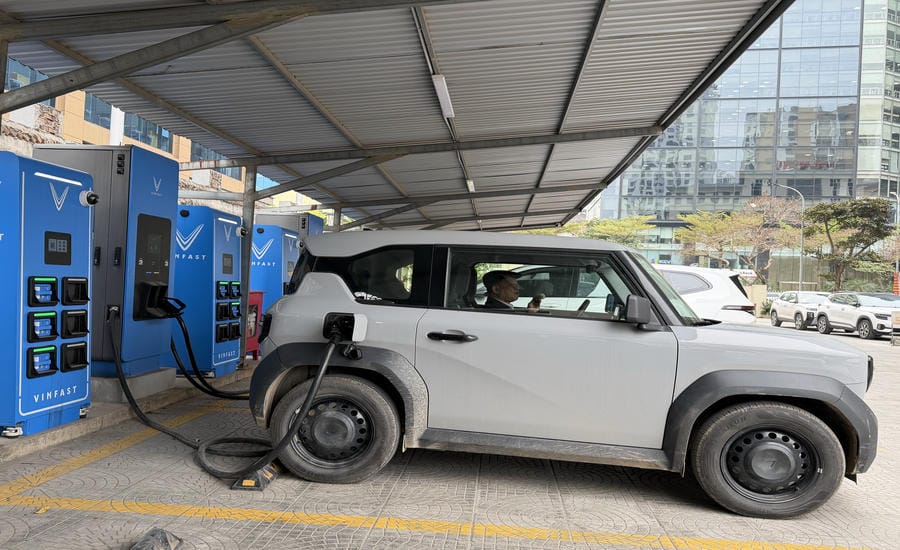 Electric vehicles are especially suitable for crowded urban traffic environments, where vehicles often have to stop and run continuously. Photo: Thuy Linh