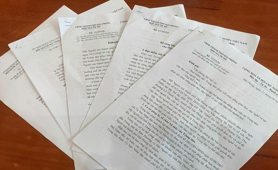 The Hai Phong Blind Association has repeatedly sent petitions to the city's functional agencies for consideration and resolution, with a mechanism on salaries and social insurance for employees at the Center. Photo: Mai Dung