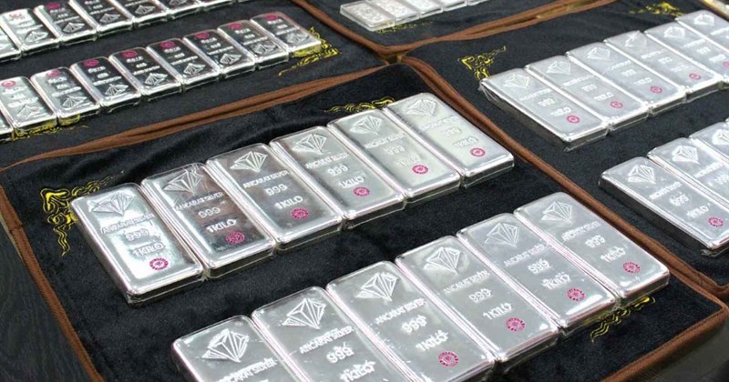 Ngân hàng lớn dự báo giá bạc khó tăng khi cung vượt cầu