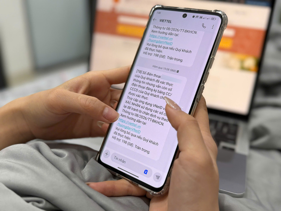 加入確認から1ヶ月後、ユーザーは通信事業者からの警告を依然として受け取ったことに驚きました。
