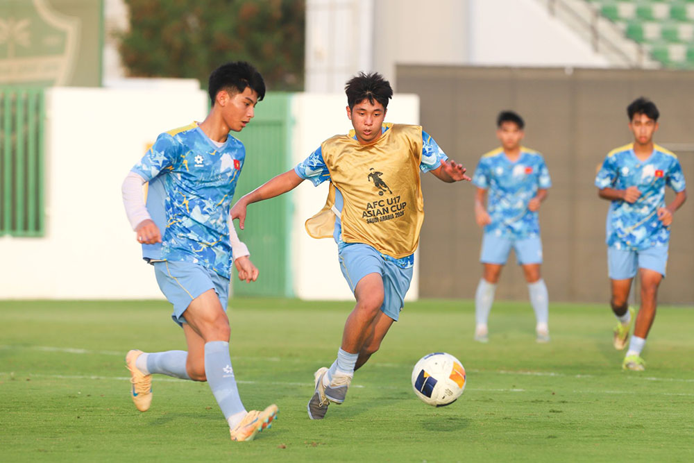 U17 Vietnam returns to the training ground in Jeddah to prepare for the quarter-final match against U17 Australia. Photo: VFF