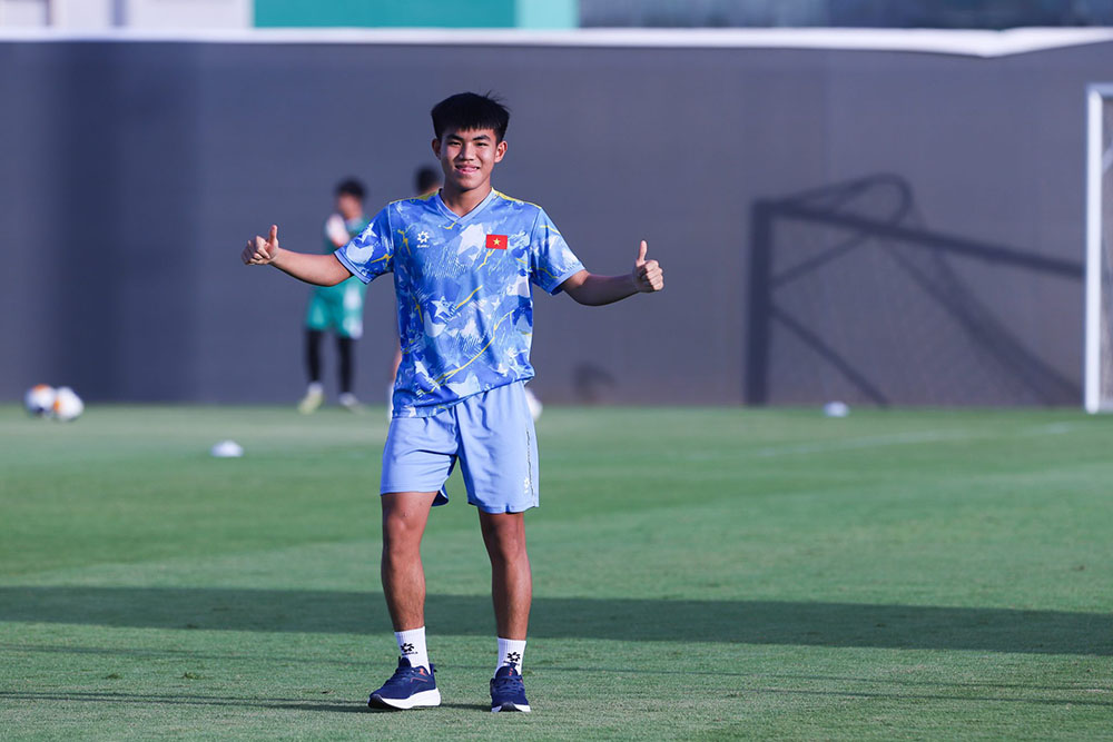 Tiền vệ Nguyễn Minh Thủy quyết tâm cùng U17 Việt Nam tiến sâu tại giải đấu. Ảnh: VFF