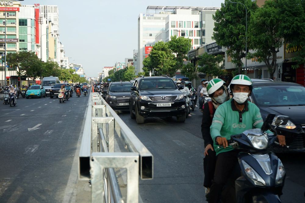 Phương án tổ chức giao thông mới bước đầu giúp giảm áp lực phương tiện trên đường Cộng Hòa. Ảnh: Thái Bảo