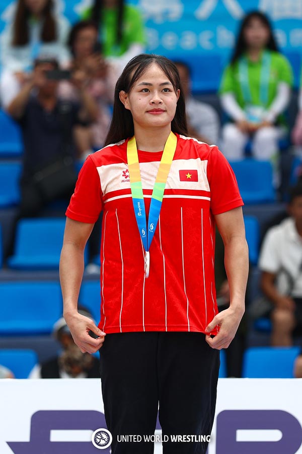 Athlete Dang Thi Linh wins Silver Medal at the 2026 Asian Beach Games. Photo: World Wrestling Federation - UWW