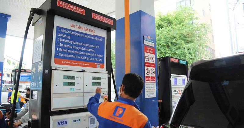 TP.HCM: Trạm xăng sẵn sàng bán xăng E10