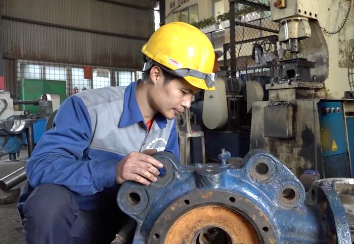 Anh Phạm Văn Trung - Công ty Cổ phần Cơ khí Hòn Gai (Vinacomin). Ảnh: Đoàn Hưng