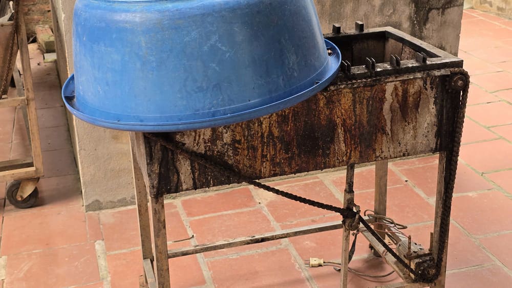 Old BBQ grill equipment needs to be removed to ensure safety as well as health for the family. Photo: Tuan Dat