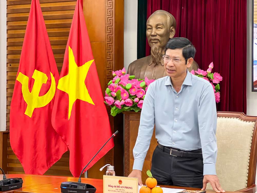 Thứ trưởng Bộ Văn hóa, Thể thao và Du lịch Hồ An Phong phát biểu tại tọa đàm. Ảnh: Bộ VHTTDL