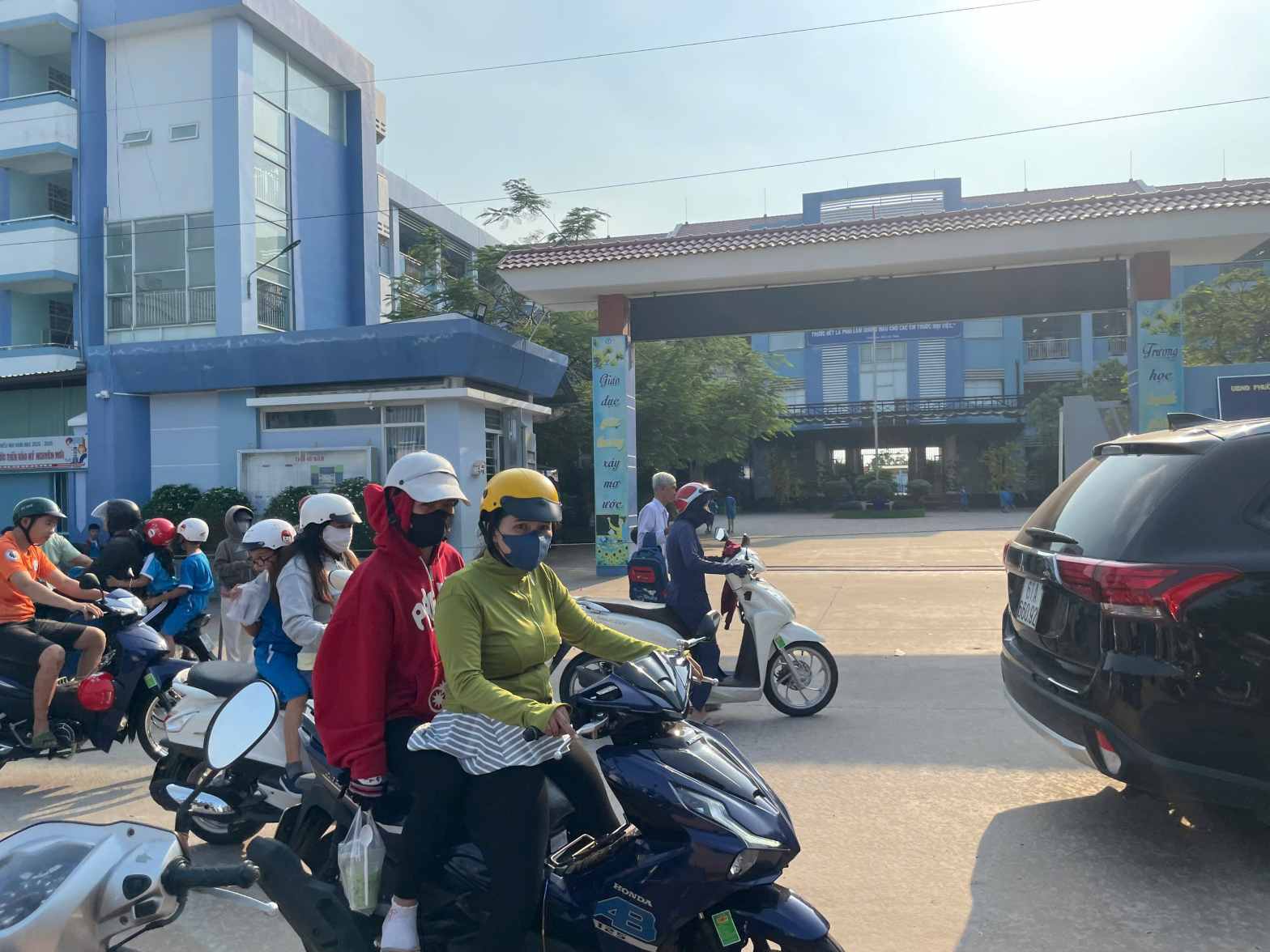 Các vụ việc xảy ra liên tiếp khiến phụ huynh lo lắng về an toàn của học sinh. Ảnh: Đình Trọng