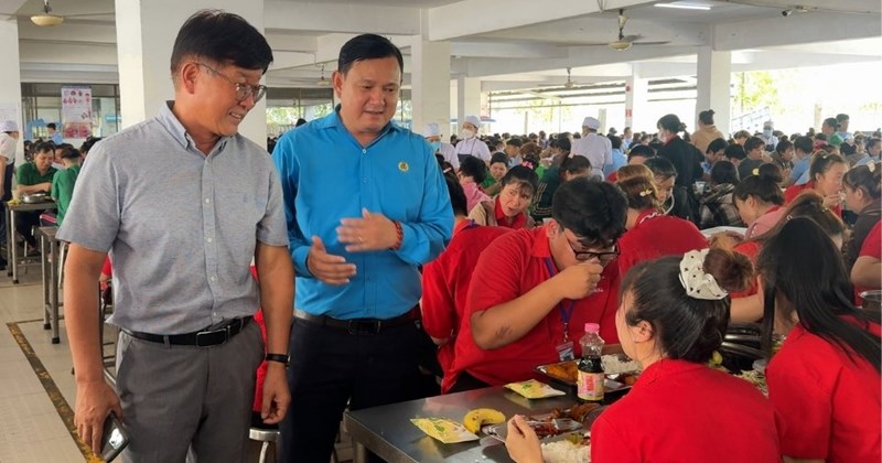 Hơn 6.000 công nhân Unisoll Vina được hưởng bữa ăn công đoàn