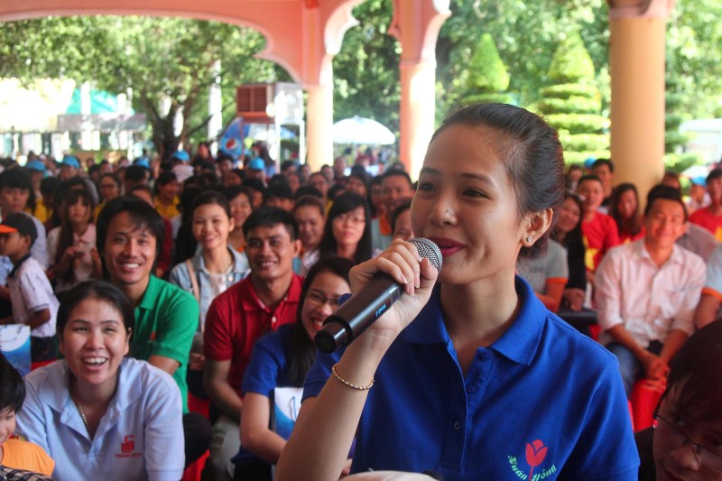 Workers answer legal situations in a legal advice program organized by Lao Dong Newspaper previously. Photo: Duc Long