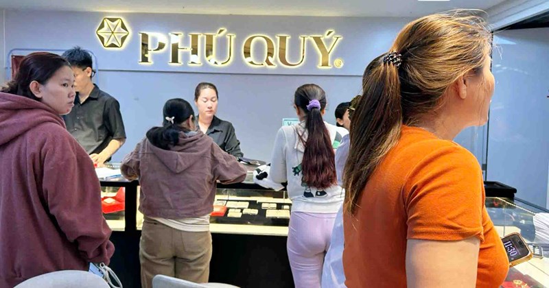 Giá bạc biến động, nhà đầu tư TP.HCM chốt lời