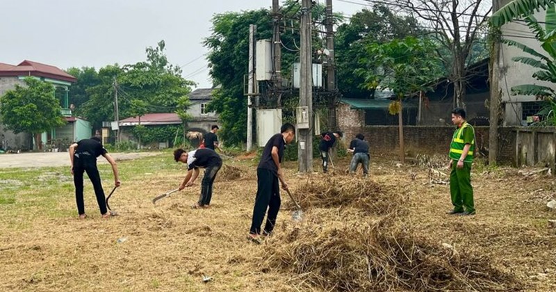 Cư dân mạng ủng hộ "lớp học mùa hè" của công an xã Phú Thọ