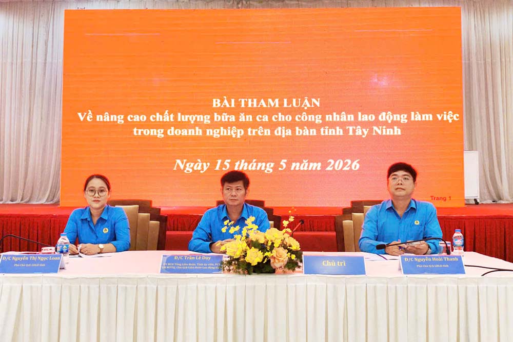 Workshop "Improving the quality of shift meals for workers" organized by the Tay Ninh Provincial Labor Federation on May 15. Photo: Anh Tam