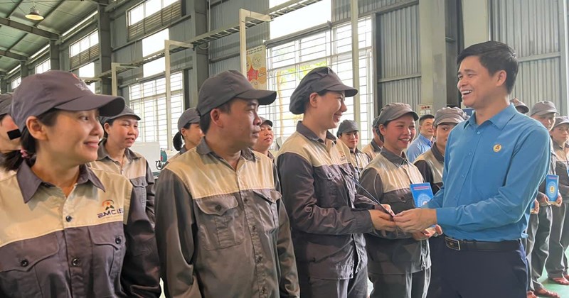 Ngành quốc phòng cần phát huy tinh thần sáng tạo, tự lực