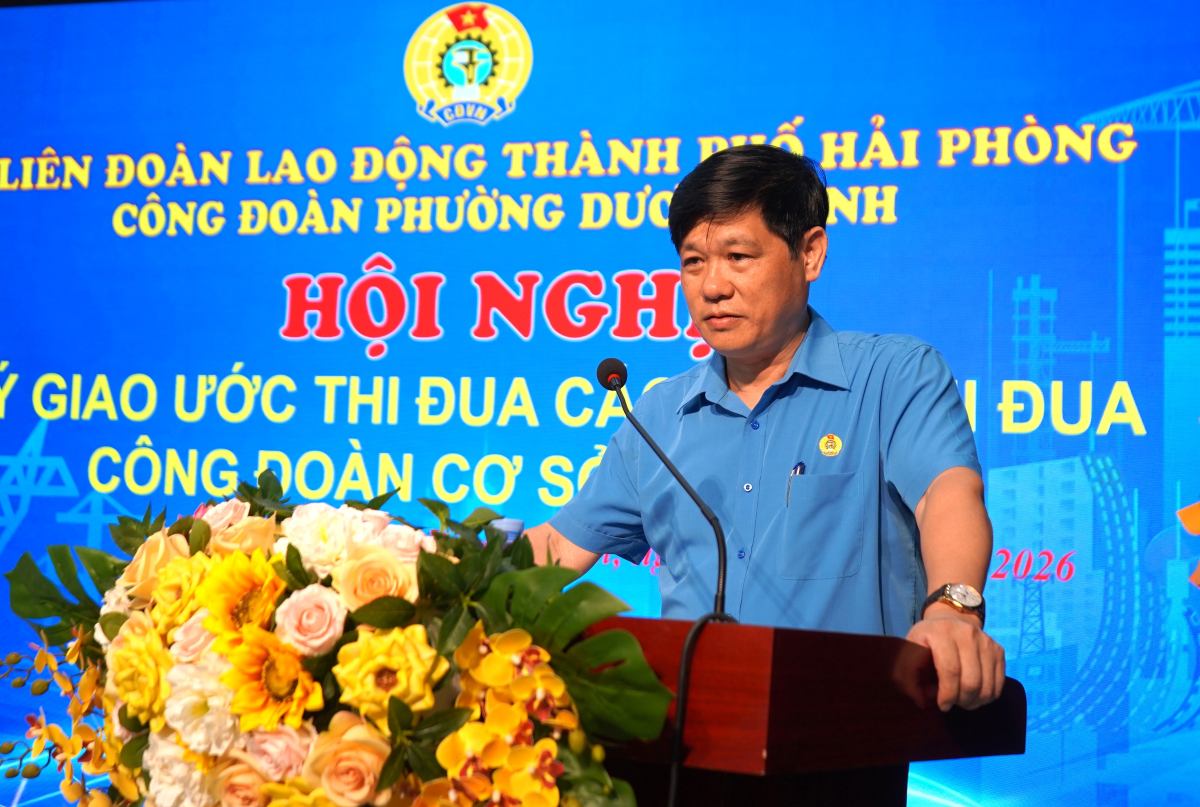 Ông Nguyễn Hồ Phương - Chủ tịch Công đoàn phường Dương Kinh phát động thi đua năm 2026. Ảnh: Mai Dung