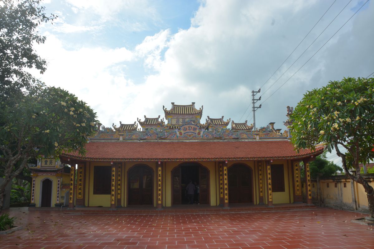 Dan Phuong communal house - pagoda, witness of time. Photo: Kim Son