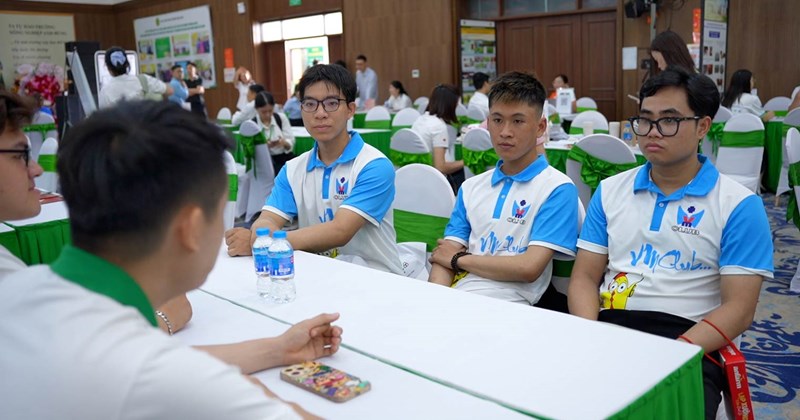 Sinh viên tiếp cận gần 6.000 vị trí việc làm tại sự kiện đặc biệt